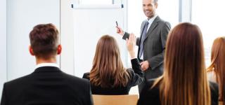 Qu’est-ce que la formation sur mesure à l’ESG Executive Education ? Qu’est-ce que la formation sur mesure à l’ESG Executive Education ?
